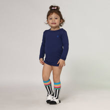 Charger l'image dans la galerie, Model Front: Uv Line T-Shirt Longsleeve Baby Navy Blue Upf50+