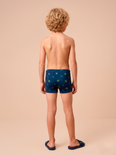 Charger l'image dans la galerie, Model Back: Uv Line Maillot De Bain Garçon Swim Trunks Kids Pirates Fun Upf50+