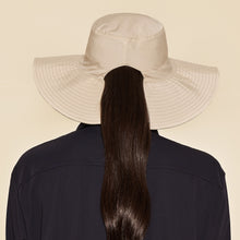 Charger l'image dans la galerie, Model Back: Uv Line Chapeau Souple/Capeline San Diego Areia Kaki Upf50+