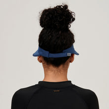 Charger l'image dans la galerie, Model Back: Uv Line Visière Visor Leblon Navy Blue Upf50+
