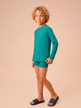 Charger l'image dans la galerie, Model Front: Uv Line T-Shirt Longsleeve Uvpro Kids Green Sea Upf50+
