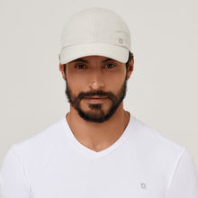 Charger l'image dans la galerie, Model Front: Uv Line Casquette Cap Uv Pro Masc Sand Upf50+
