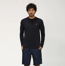 Charger l'image dans la galerie, Model Front: Uv Line T-Shirt Longsleeve Uvpro Preto

