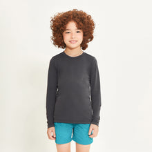 Charger l'image dans la galerie, Model Front: Uv Line T-Shirt Longsleeve Uvpro Kids Preto Upf50+
