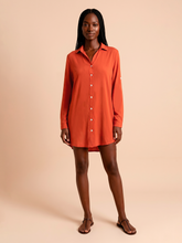 Charger l'image dans la galerie, Model Front: Uv Line Chemise Shirtdress Copenhagen Pitanga Upf50+
