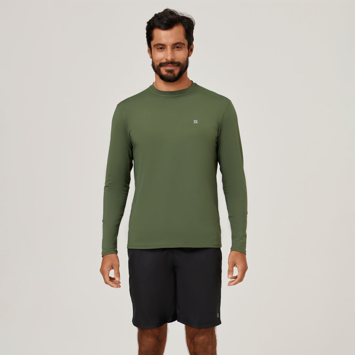 Model Front: Uv Line T-Shirt Camiseta Uvpro Ml Verde Militar Upf50+