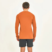 Charger l&#39;image dans la galerie, Model Back: Uv Line T-Shirt Pour Homme Longsleeve Sport Fit Caramelo
