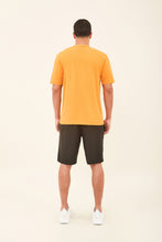 Charger l&#39;image dans la galerie, Model Back: Uv Line T-Shirt Longsleeve Uvpro Laranja Upf50+
