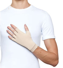 Charger l&#39;image dans la galerie, Model Front: Uv Line Gants Luva Curta Uni Bege
