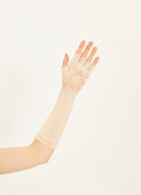 Charger l&#39;image dans la galerie, Model Back: Uv Line Gants Luva Longa Uni Bege
