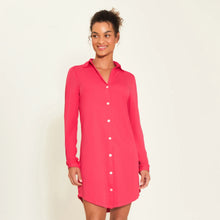 Charger l&#39;image dans la galerie, Model Front: Uv Line Vêtement De Plage Shirtdress Copenhagen Pink Upf50+
