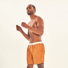 Charger l&#39;image dans la galerie, Image 03: Uv Line Bermuda / Short Pour Homme Shorts Boxer Ocre Upf50+

