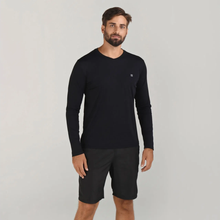 Charger l&#39;image dans la galerie, Model Front: Uv Line Fitness Haut Sport Fit Ml Preto Msc
