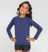 Charger l&#39;image dans la galerie, Model Front: Uv Line T-Shirt Uvpro Br Ml Inf Marinho
